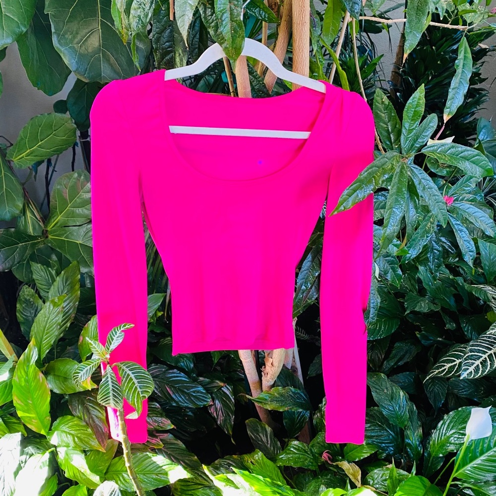 Hot pink crop top, long sleeved